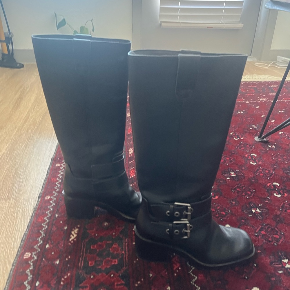 Knee high boots - Picture 2 of 4